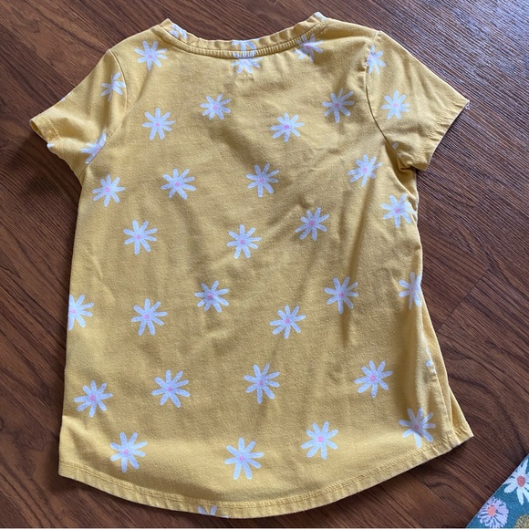 Lot of 2 girl’s size medium (7/8) Cat & Jack short sleeve floral tops - Picture 5 of 6